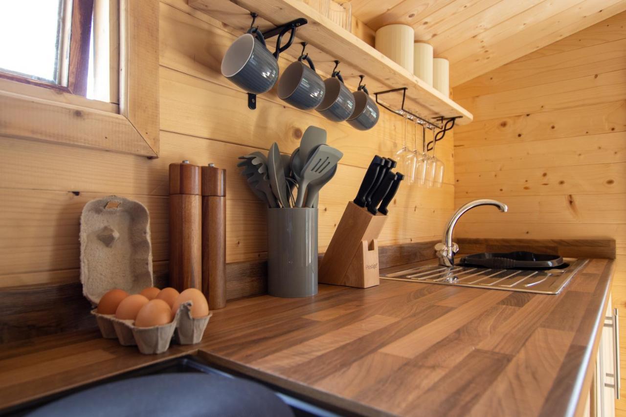 Choller Lake Lodges - Primrose Cabin With Private Hot Tub Arundel Eksteriør billede