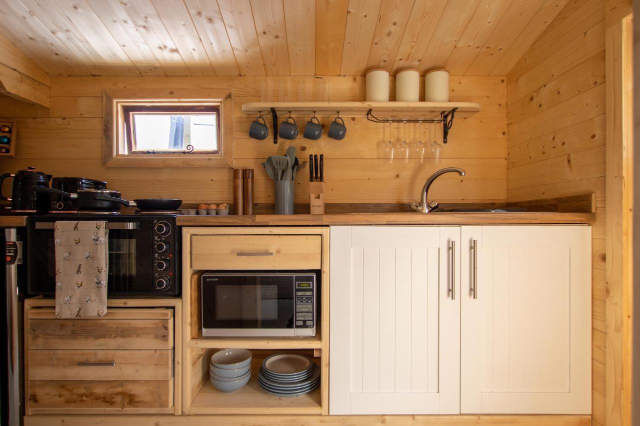 Choller Lake Lodges - Primrose Cabin With Private Hot Tub Arundel Eksteriør billede