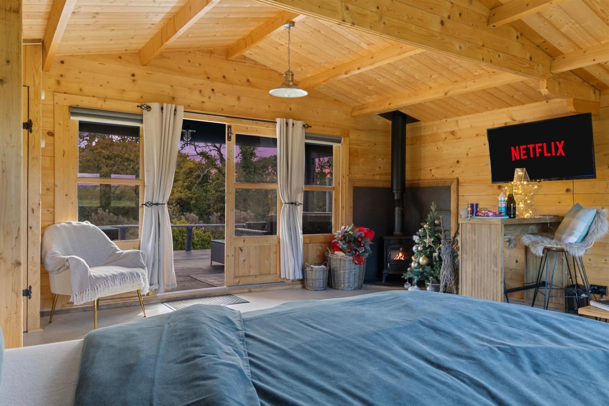 Choller Lake Lodges - Primrose Cabin With Private Hot Tub Arundel Eksteriør billede
